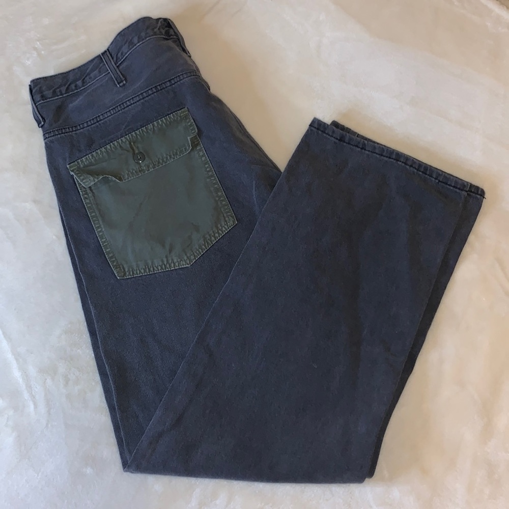 Smoke Gray Levi’s